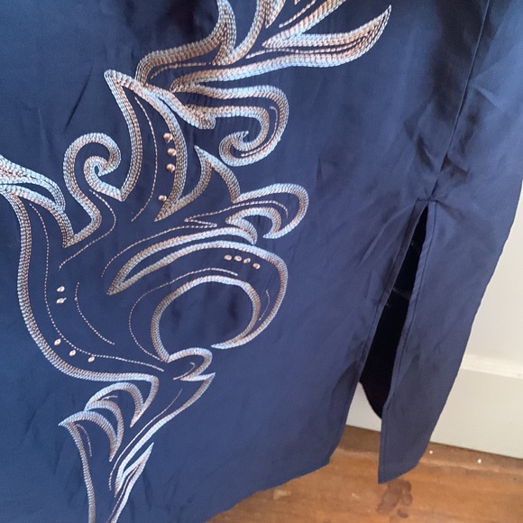 Long dress ballon sleeve embroidered mid calf - Picture 4 of 9